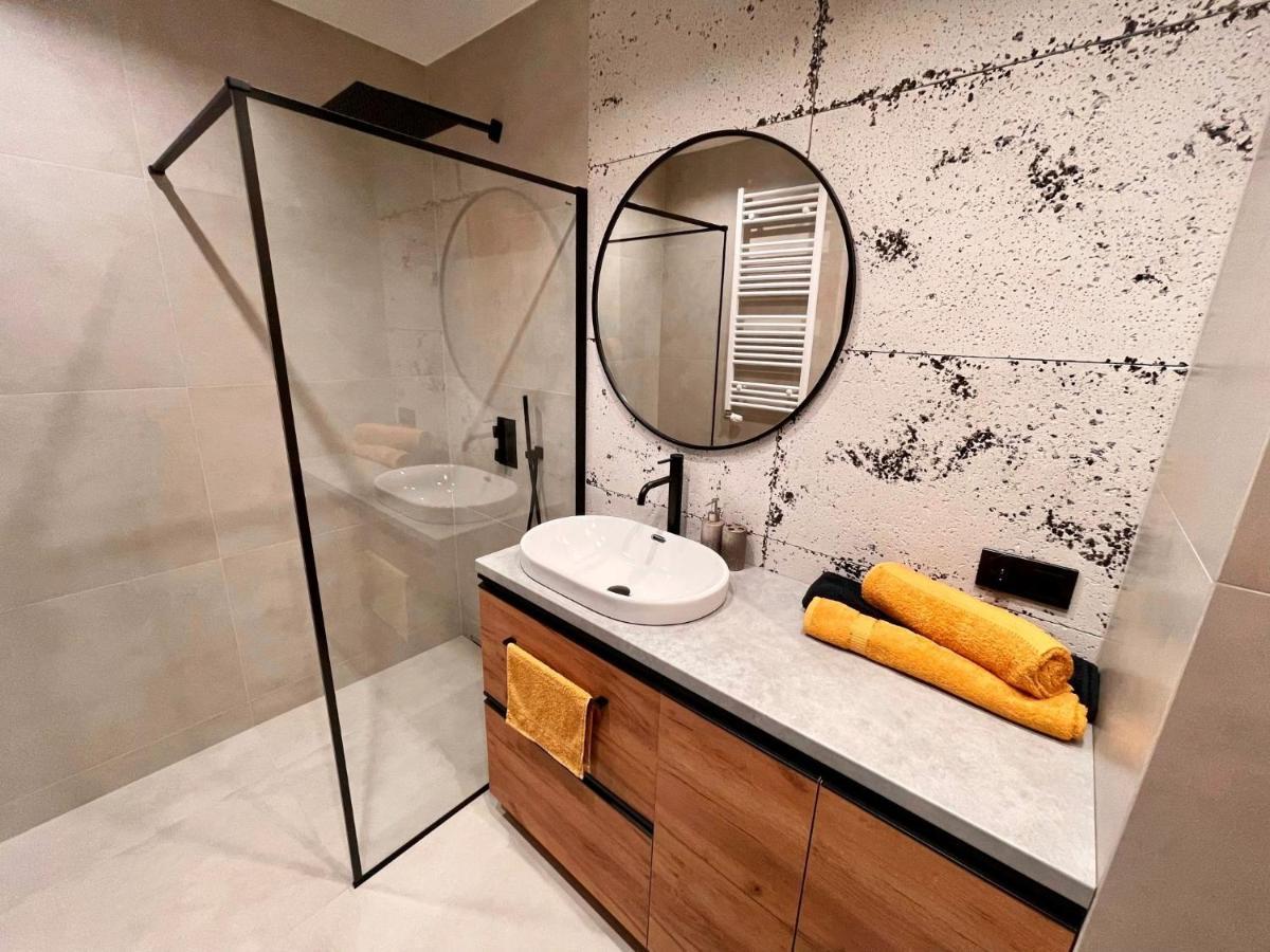 Apartament Twierdza Z Widokiem Na Jezioro Ostróda Esterno foto